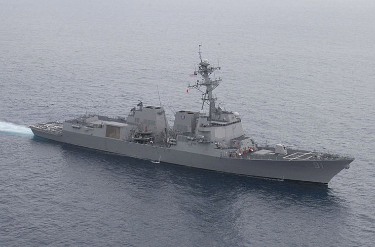 Hải quân Mỹ đã điều tàu khu trục tên lửa USS Pinckney (DDG-91) lên đường tới vùng biển phía Nam Việt Nam cùng tham gia hoạt động tìm kiếm máy bay Boeing 777-200ER của Hãng Hàng không Malaysia bị mất tích.